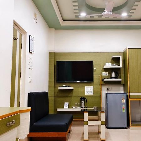 Hotel Samrat Baharampur Eksteriør bilde