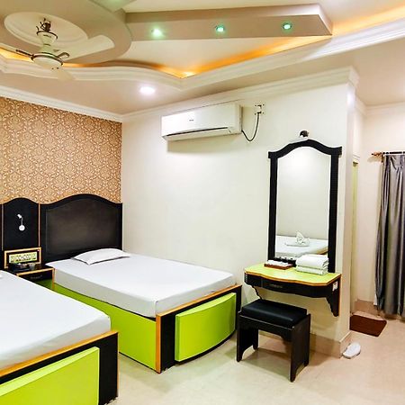 Hotel Samrat Baharampur Eksteriør bilde