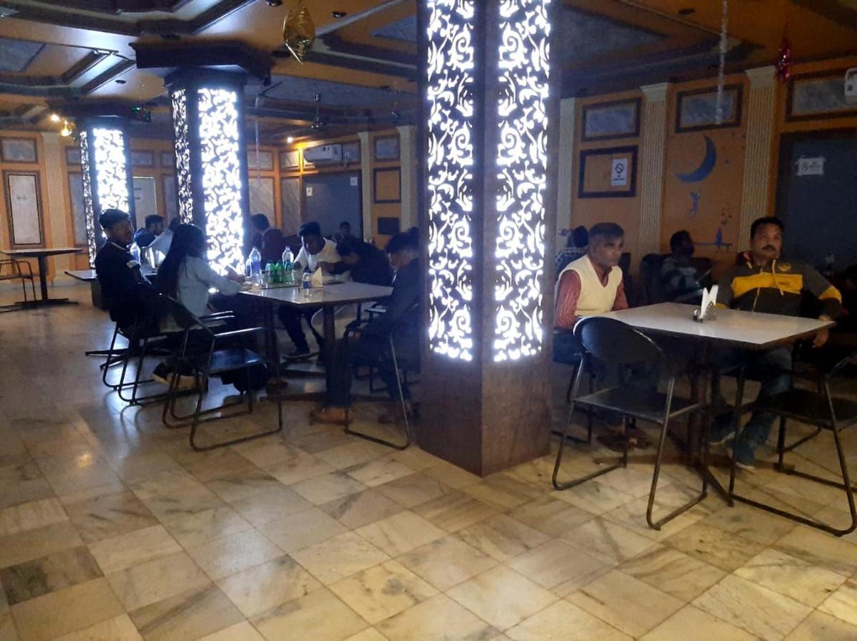 Hotel Samrat Baharampur Eksteriør bilde