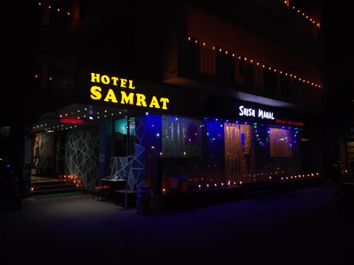 Hotel Samrat Baharampur Eksteriør bilde