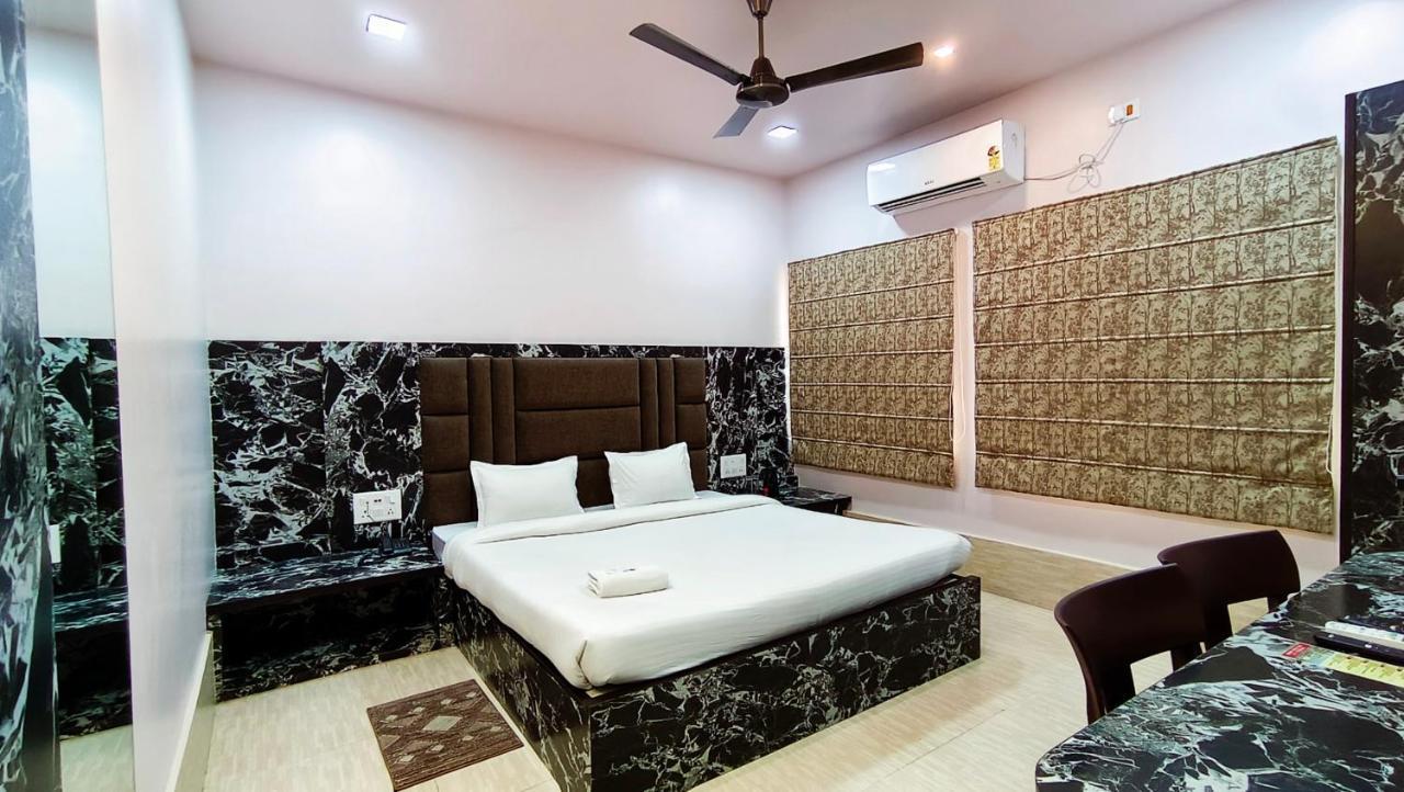 Hotel Samrat Baharampur Eksteriør bilde