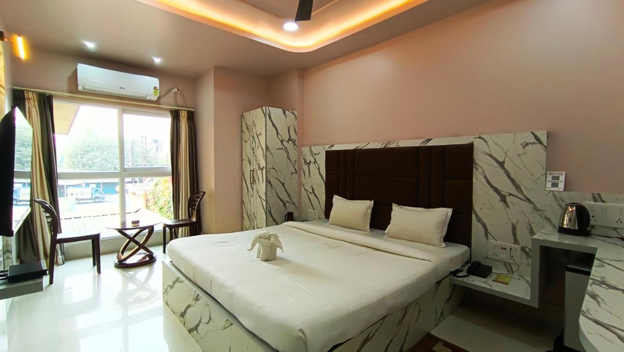 Hotel Samrat Baharampur Eksteriør bilde