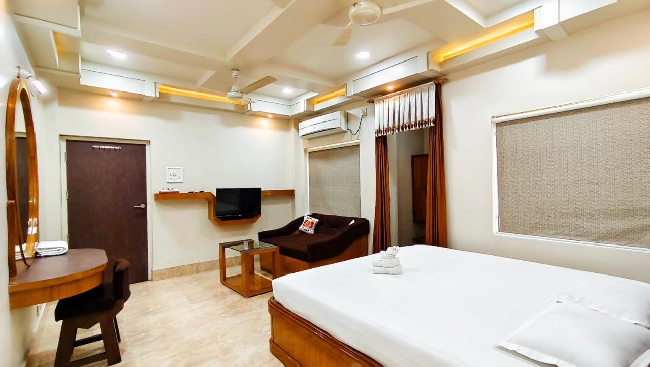 Hotel Samrat Baharampur Eksteriør bilde