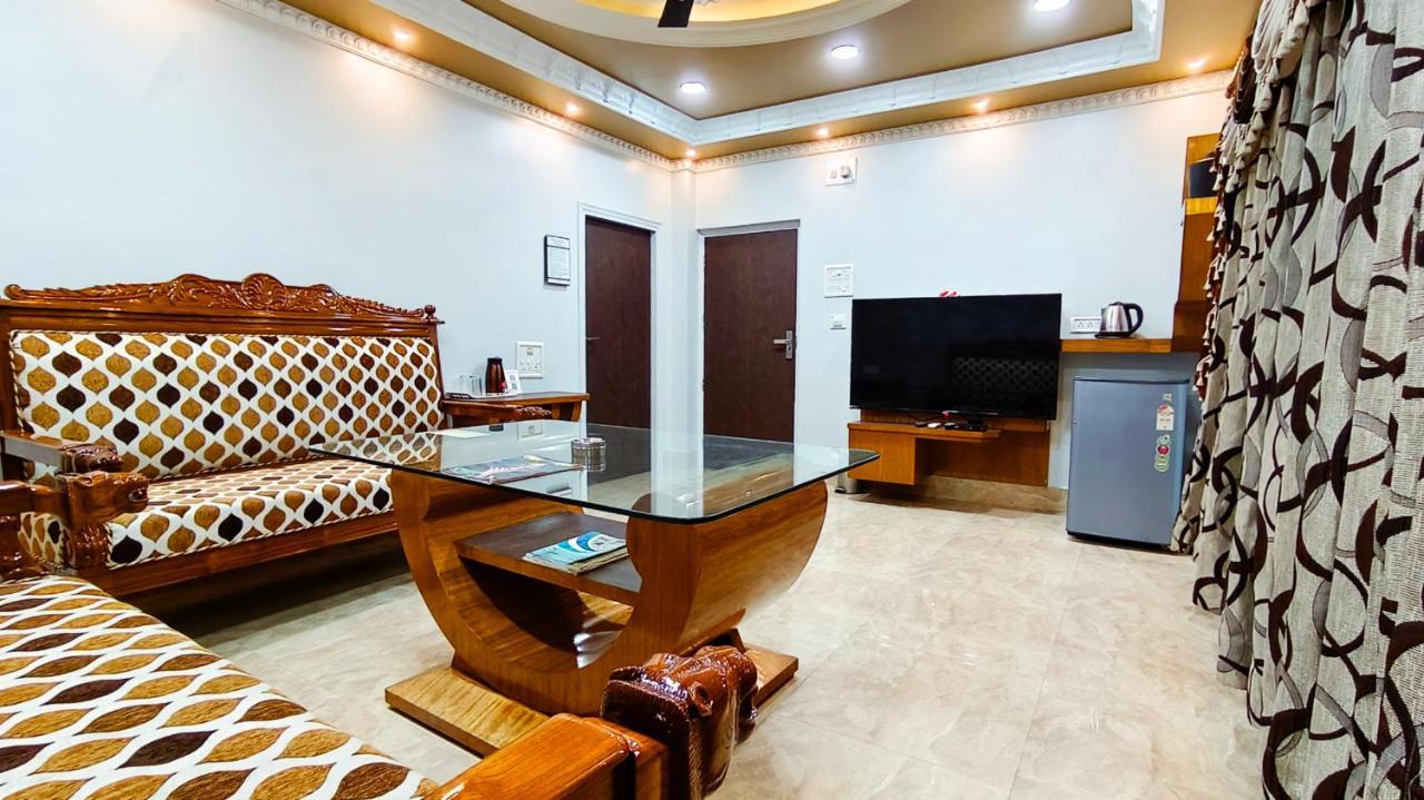 Hotel Samrat Baharampur Eksteriør bilde