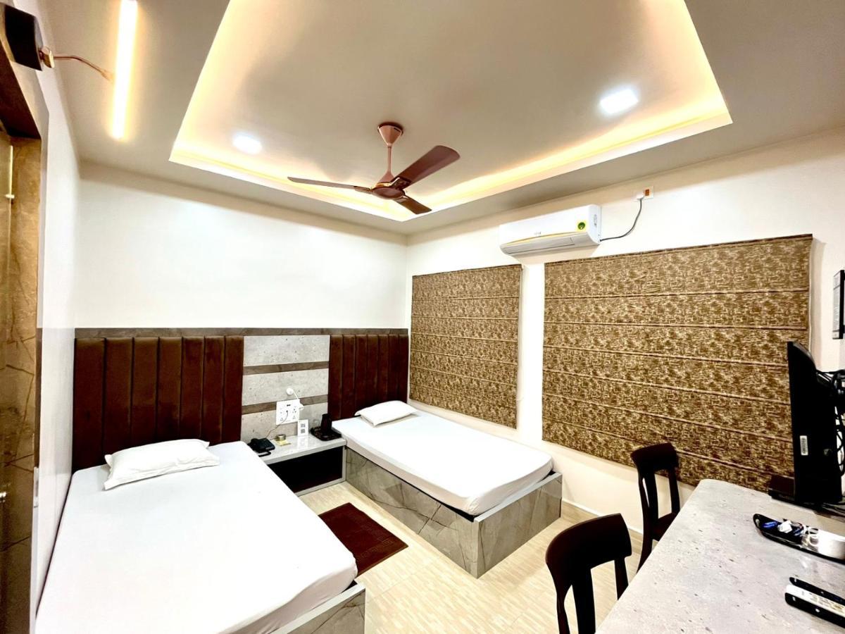 Hotel Samrat Baharampur Eksteriør bilde