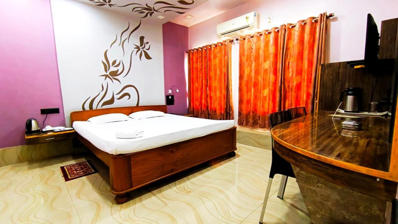 Hotel Samrat Baharampur Eksteriør bilde