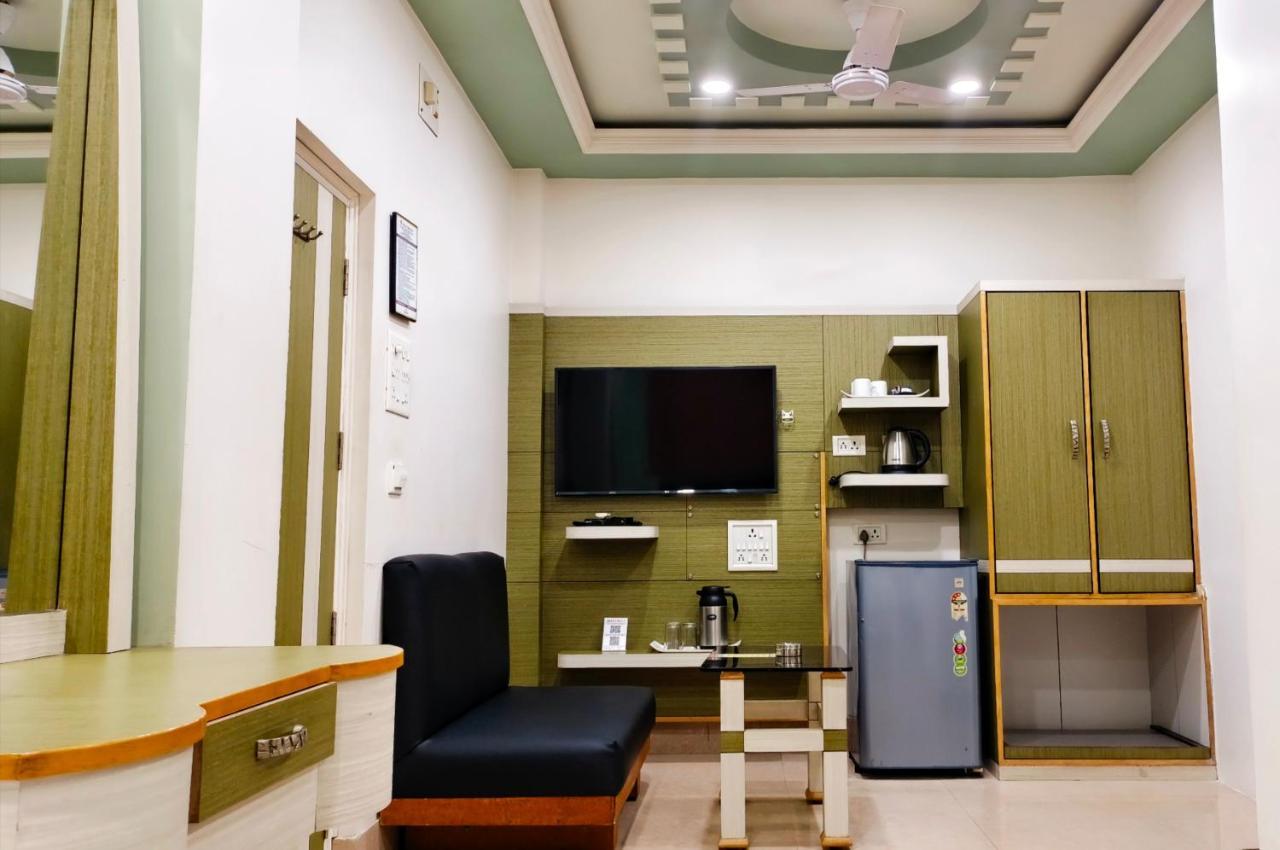 Hotel Samrat Baharampur Eksteriør bilde