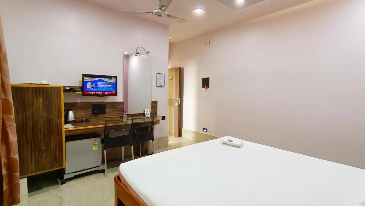 Hotel Samrat Baharampur Eksteriør bilde