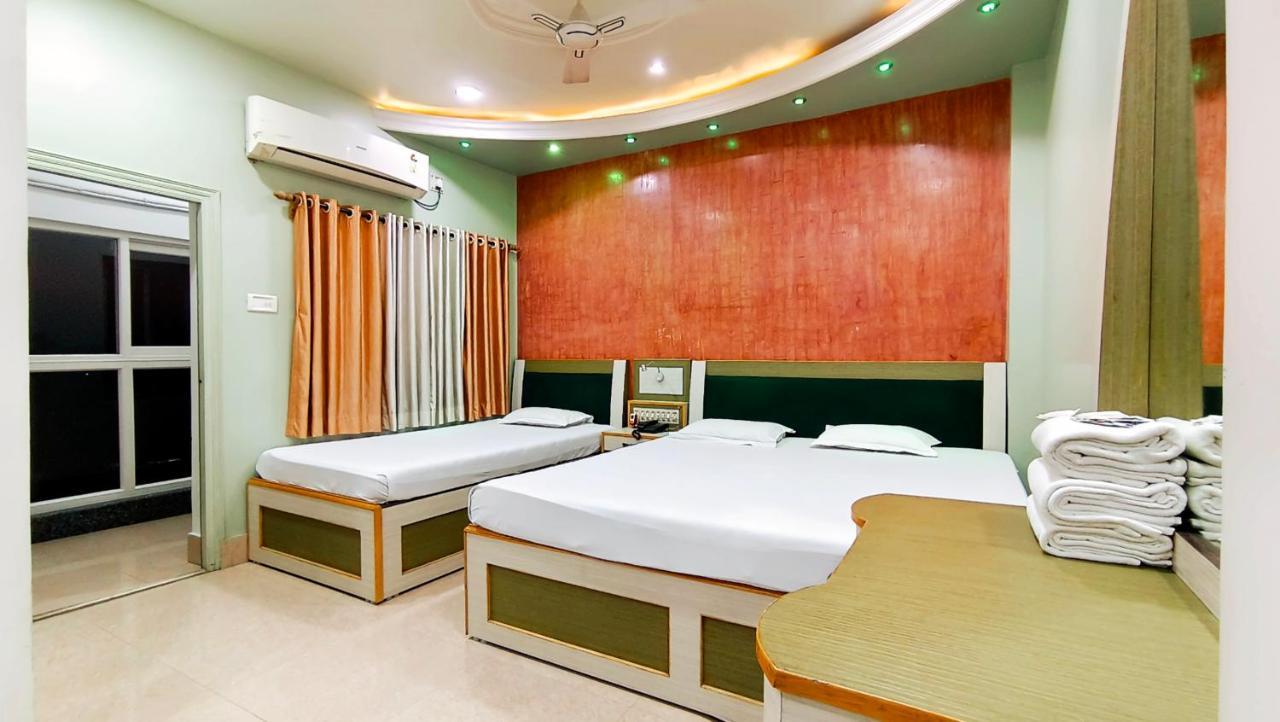 Hotel Samrat Baharampur Eksteriør bilde