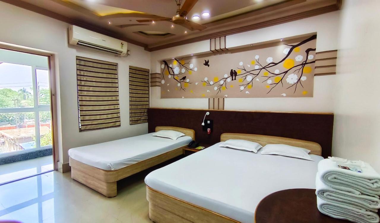 Hotel Samrat Baharampur Eksteriør bilde