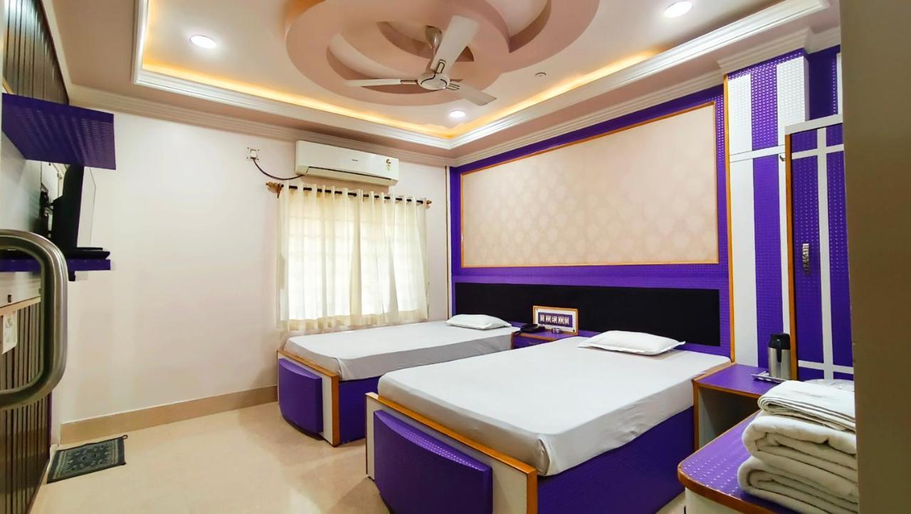 Hotel Samrat Baharampur Eksteriør bilde