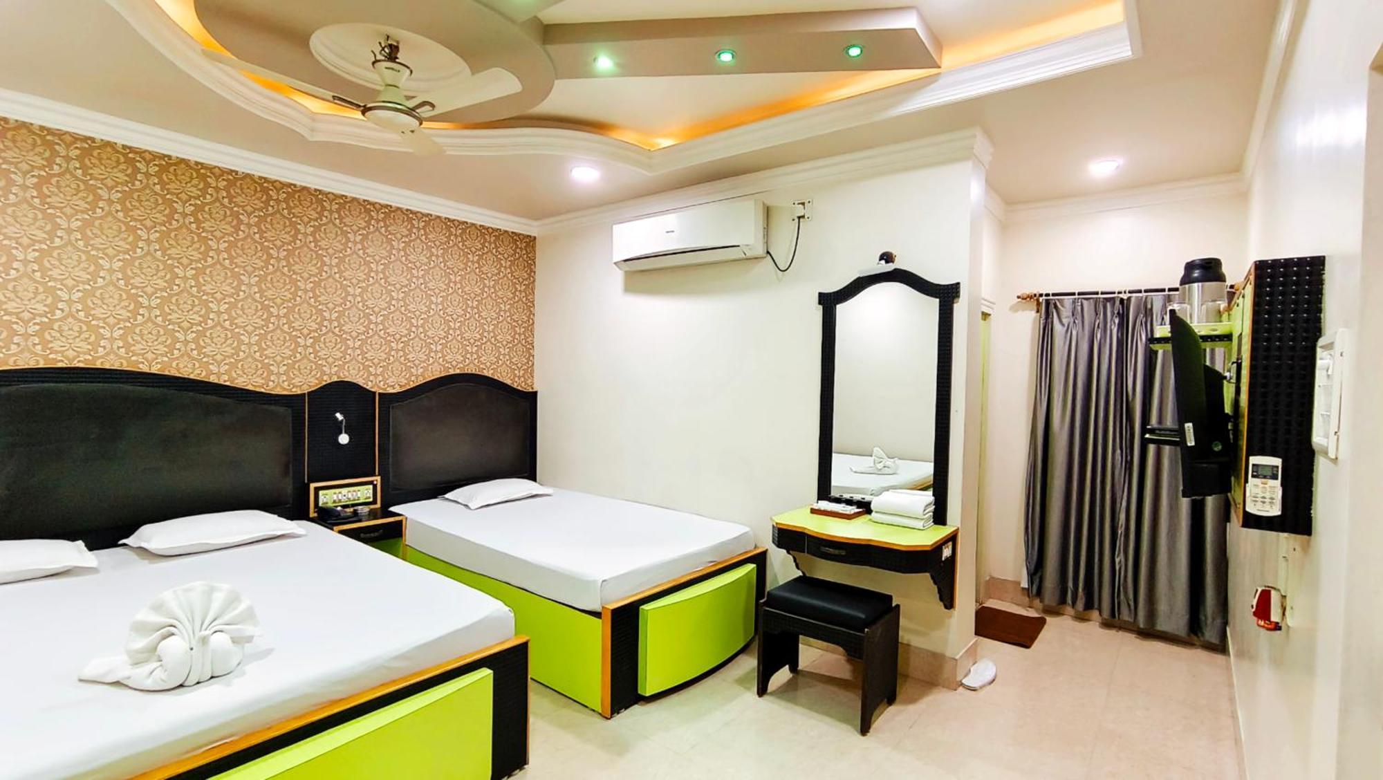 Hotel Samrat Baharampur Eksteriør bilde