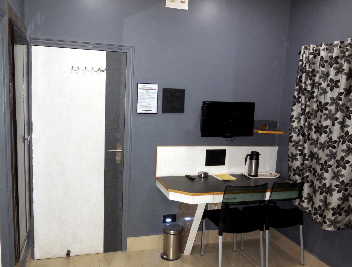 Hotel Samrat Baharampur Eksteriør bilde