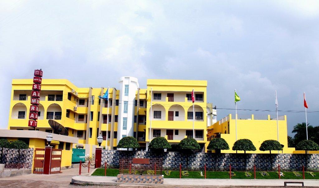 Hotel Samrat Baharampur Eksteriør bilde